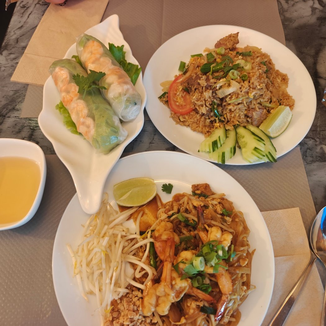 Nakhon Thai Versailles 4