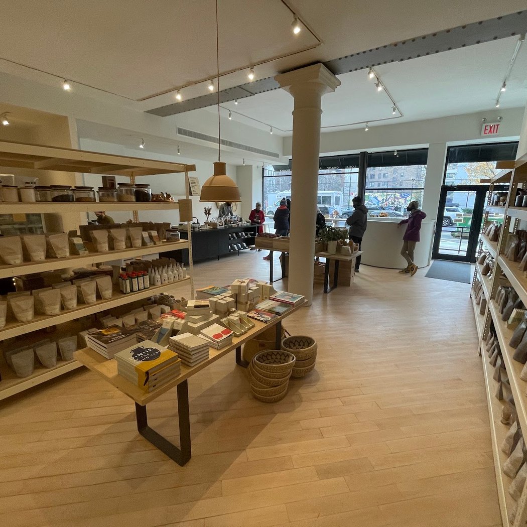 Mast Market 3