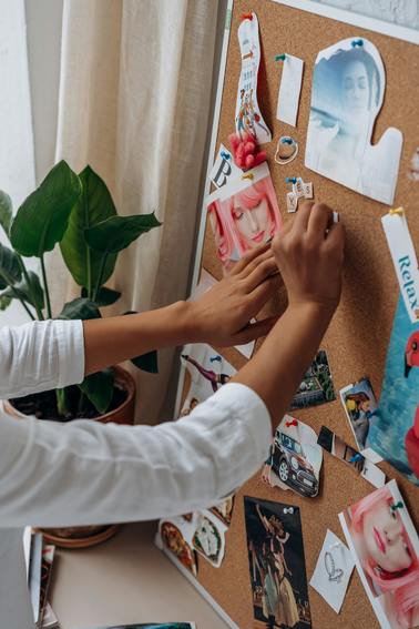 2026 Vision Board Crafting & Personal Tarot Readings 1