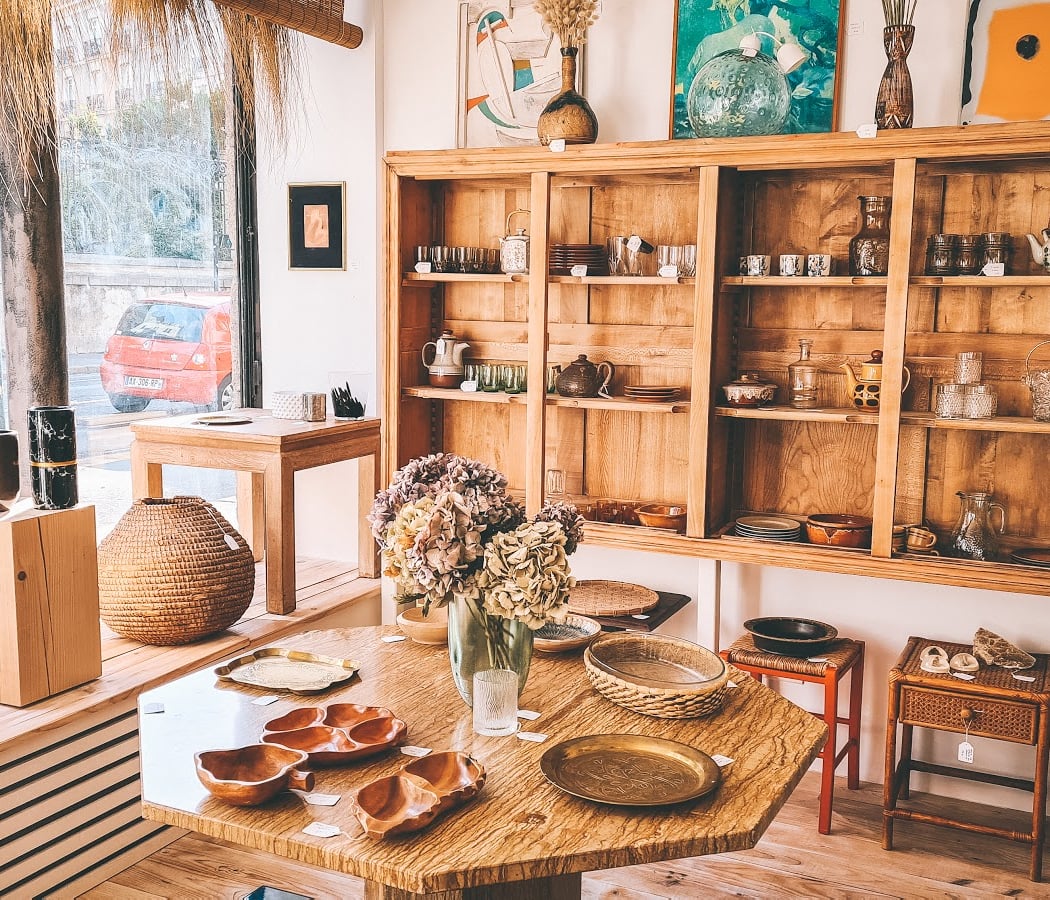 Les Esthètes - Boutique de mobilier et décoration de seconde-main sélective + Service de vide-maison / débarras 1