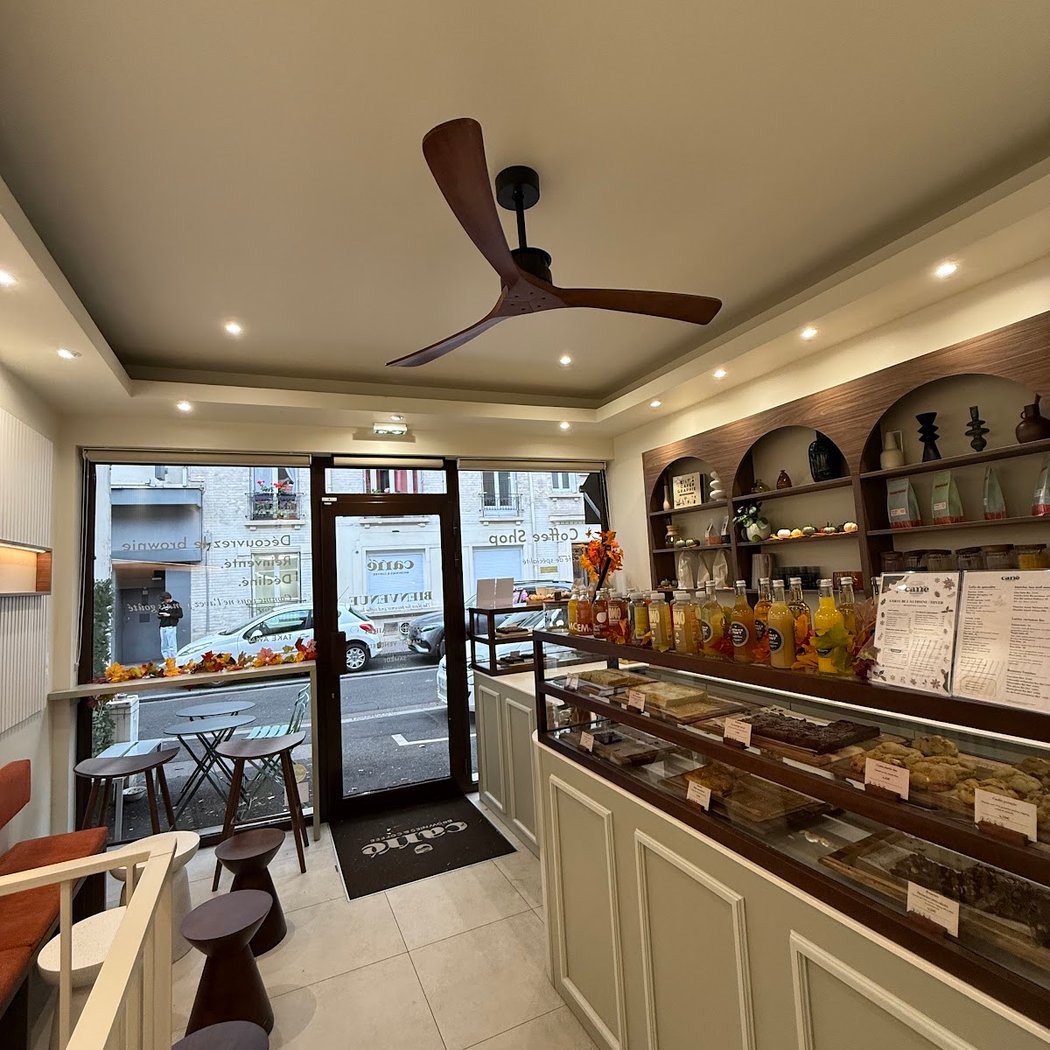 Carré - Brownies & coffee shop 3