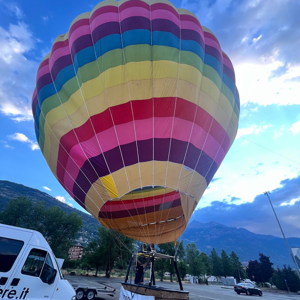 CHARBONNIER Voli In Mongolfiera 2