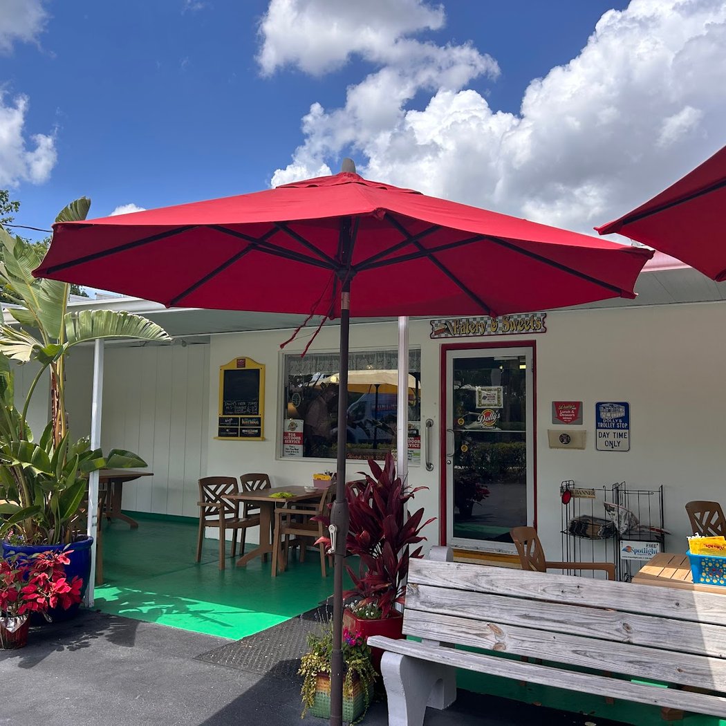 Dolly's Produce Patch and Eatery 3