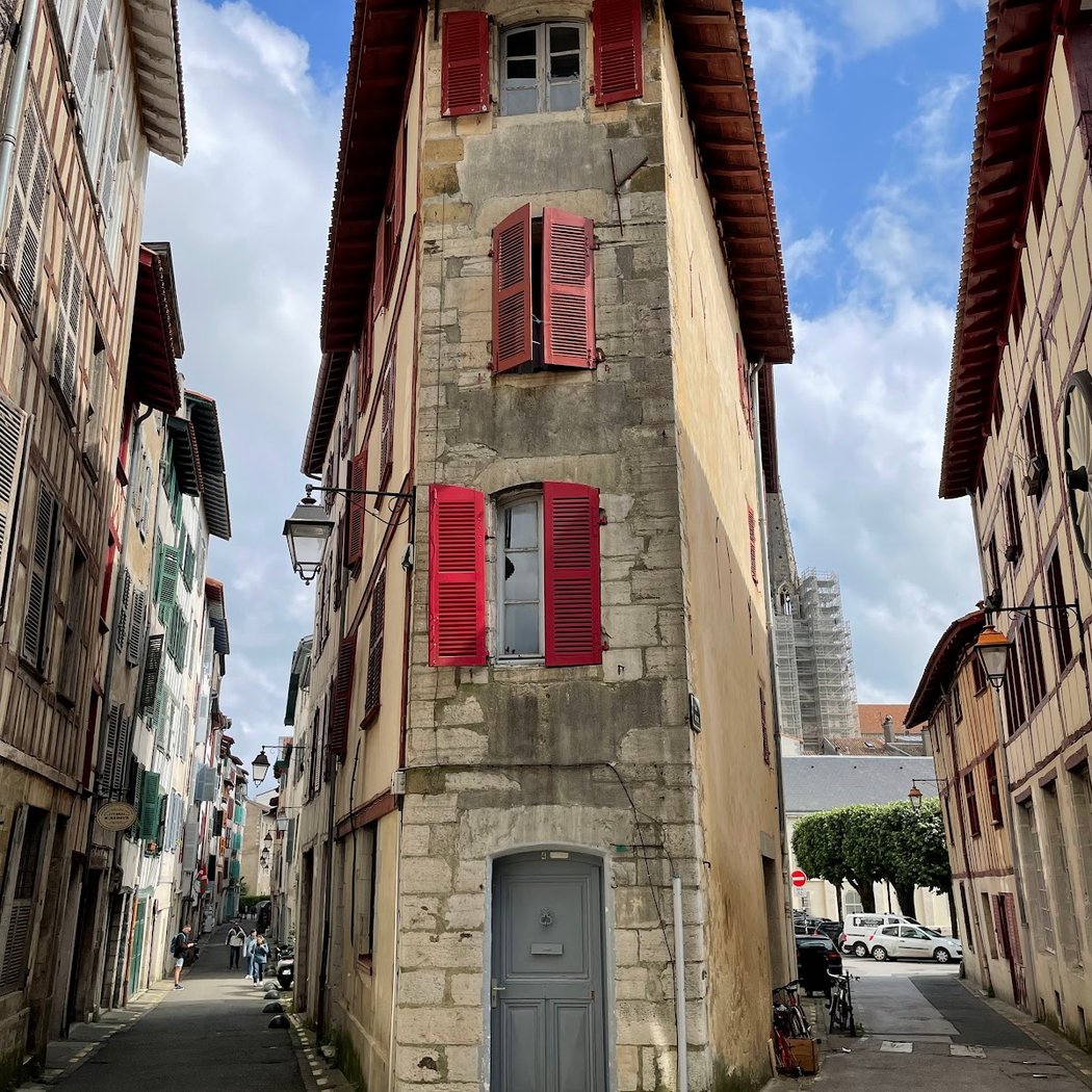 Place Montaut 1