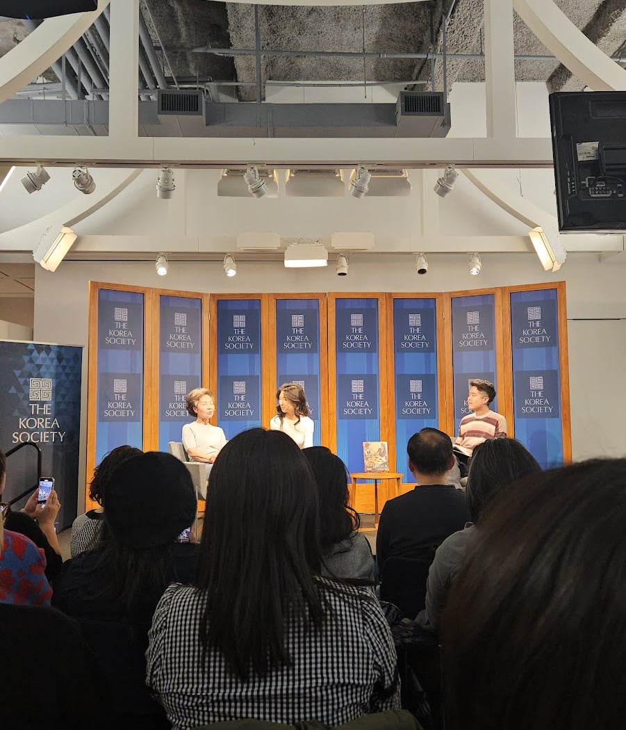 Talk between writers Mira Jacob and Ed Park 1