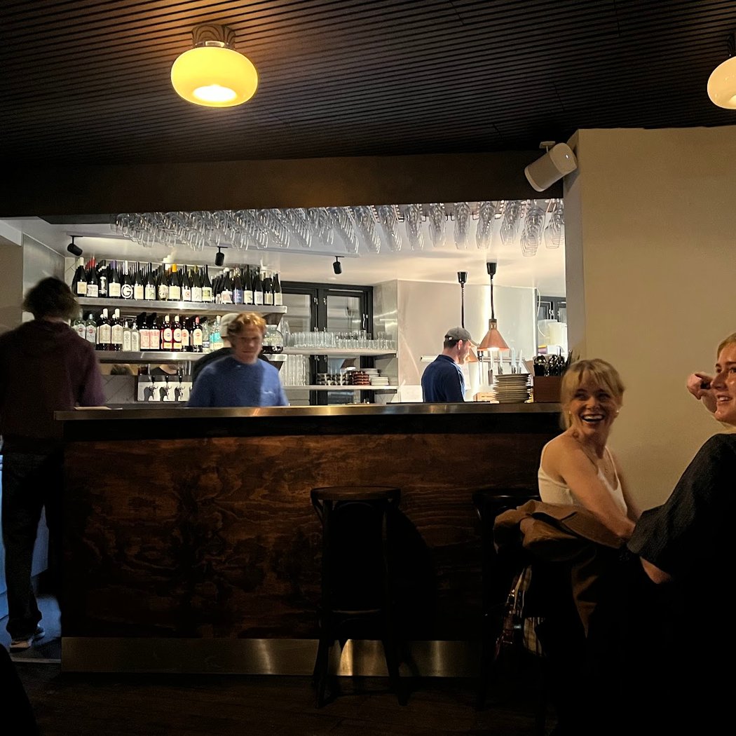 Bar Solis 3