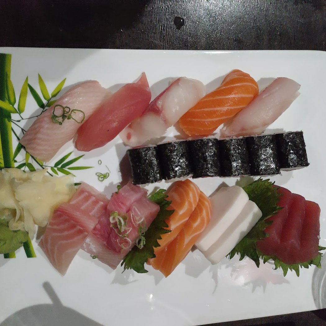 Momiji Sushi Steakhouse & Bar 3