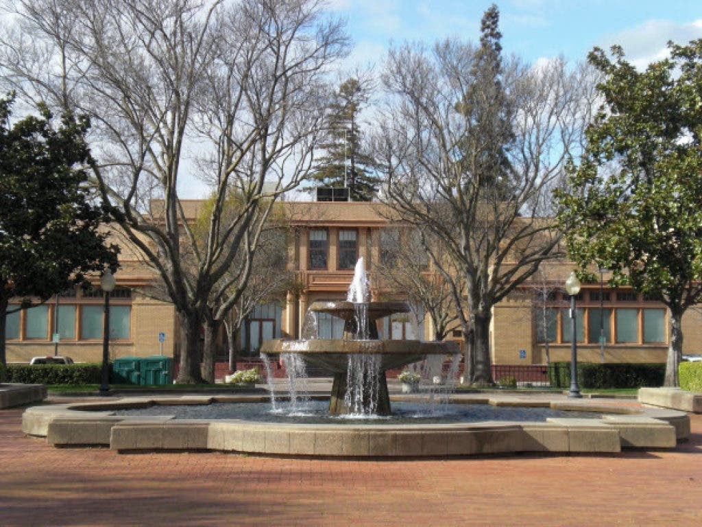 Plaza Ignacio Martínez 1