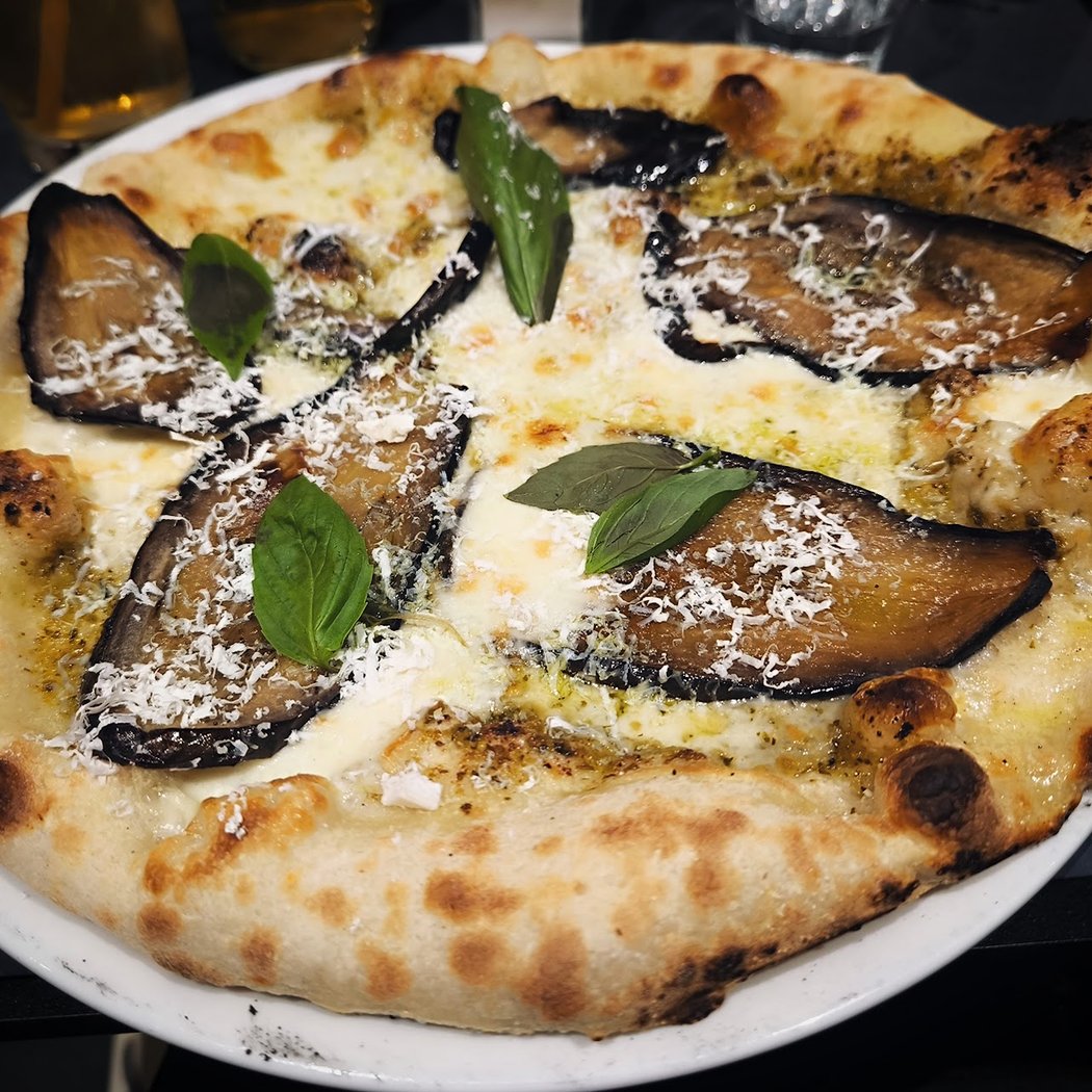 Pizza Vesuvio 3