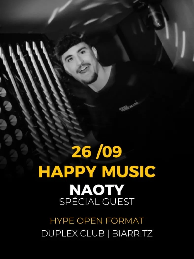 HANDS UP / NAOTY