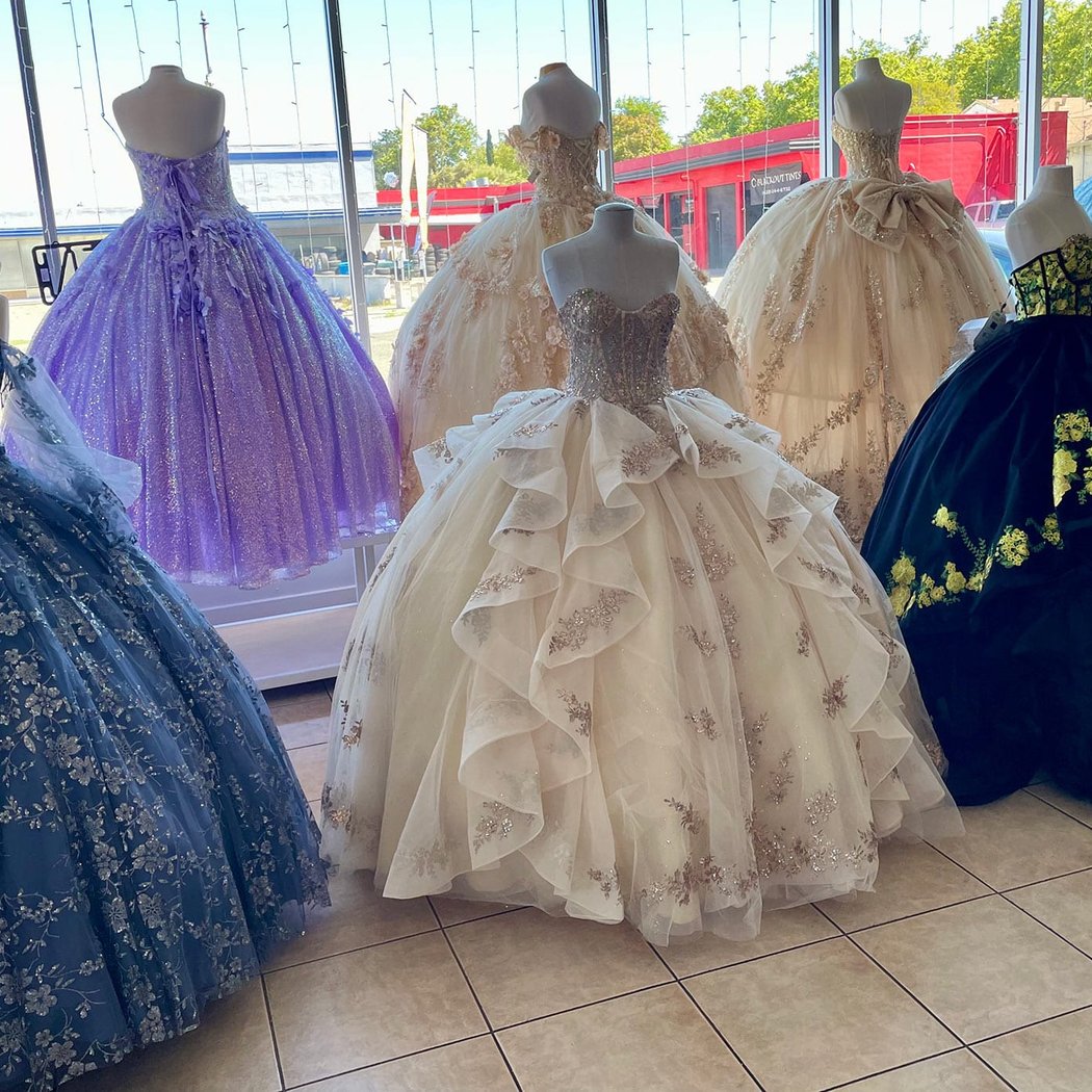 Bere's Bridal Tuxedo & Formal Wear 1