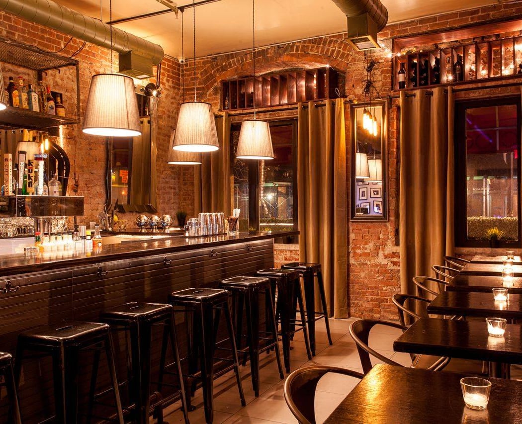 Charlies Bar & Kitchen 1