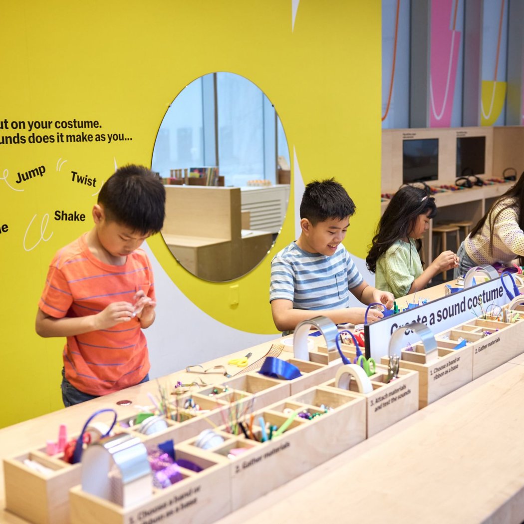 Member Spring Break: Art Lab Hours and Family Gallery Talks 1