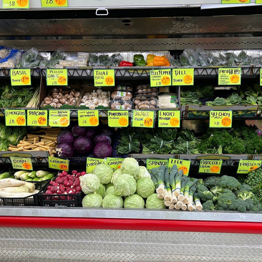 7th and Clement Market 1
