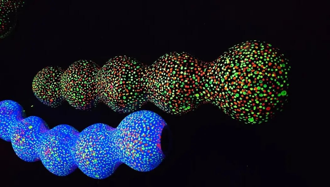 Glow Microscopic Worlds 1