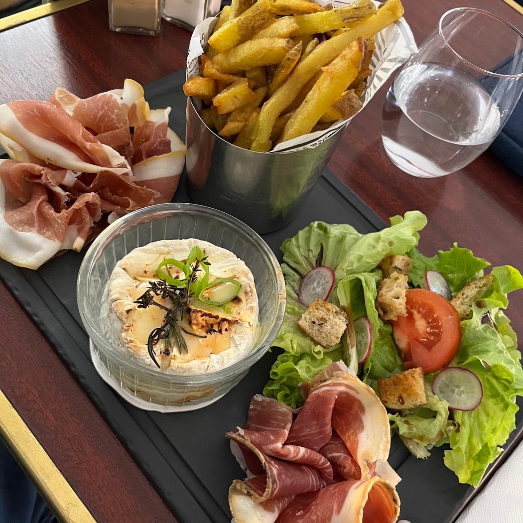 Café du Palais 1