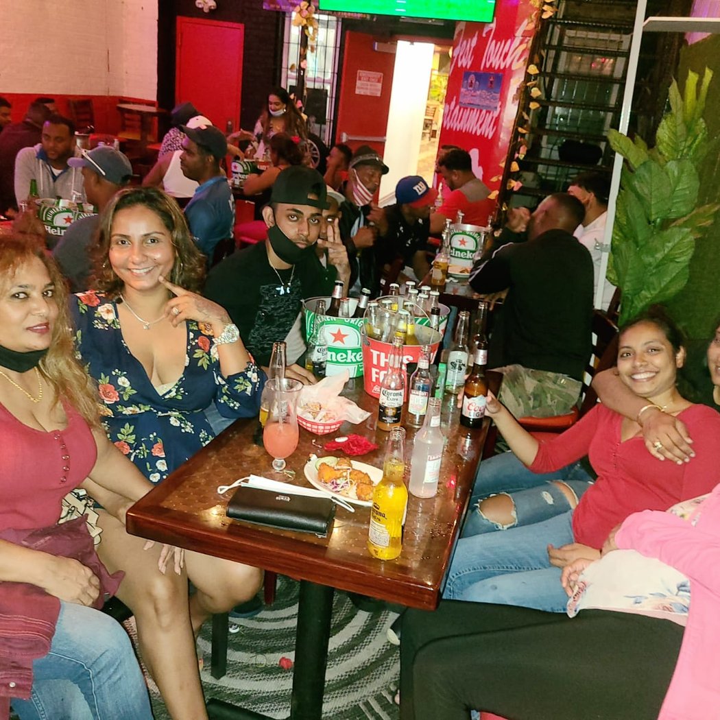 Golden Arrow Bar and Lounge 1