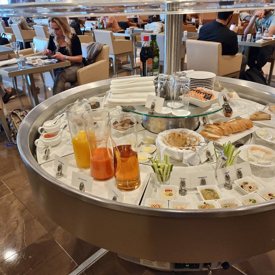 Emirates Lounge 3