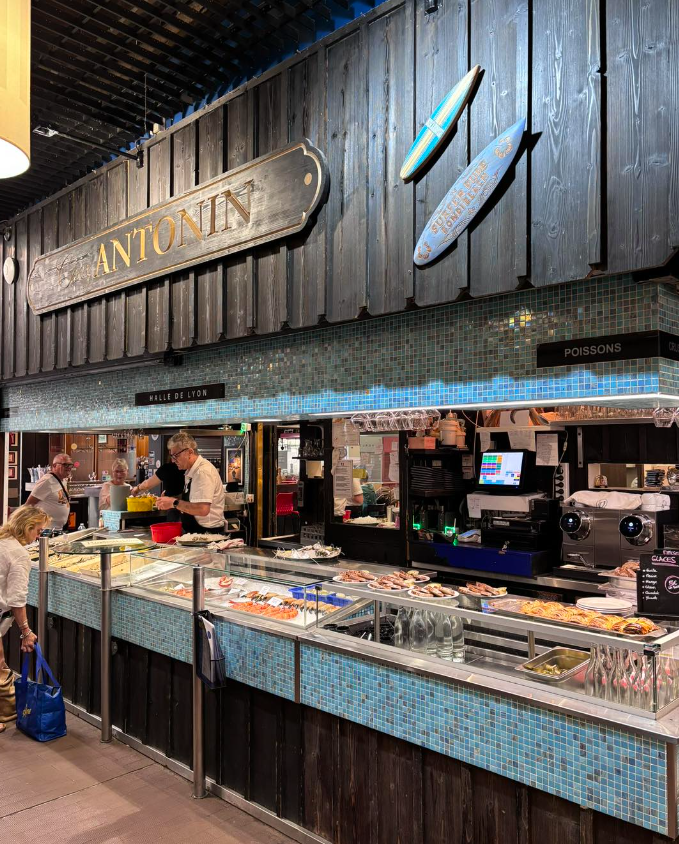 CHEZ ANTONIN - Écailler aux Halles de Lyon Paul Bocuse 2