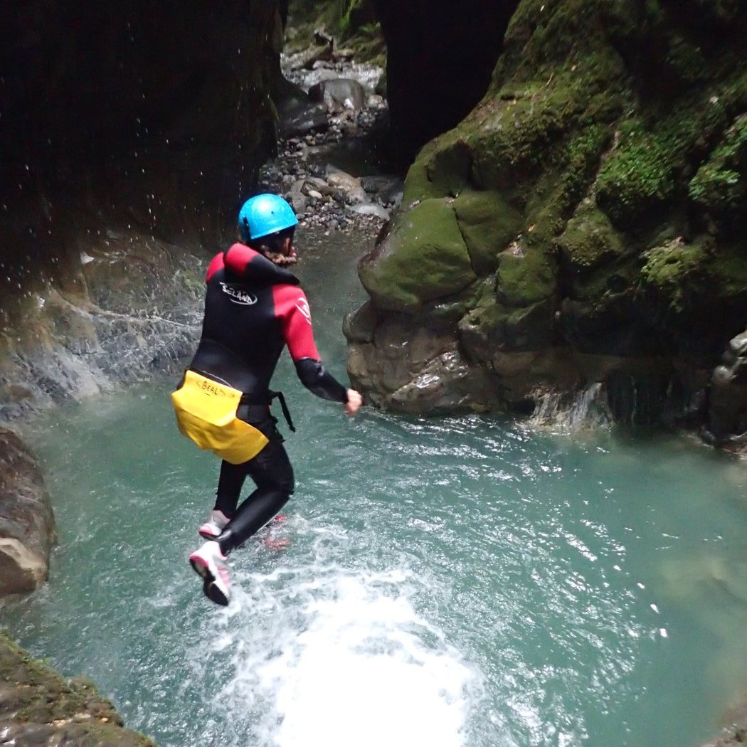 Un jour en Montagne - Canyoning Pyrénées 1