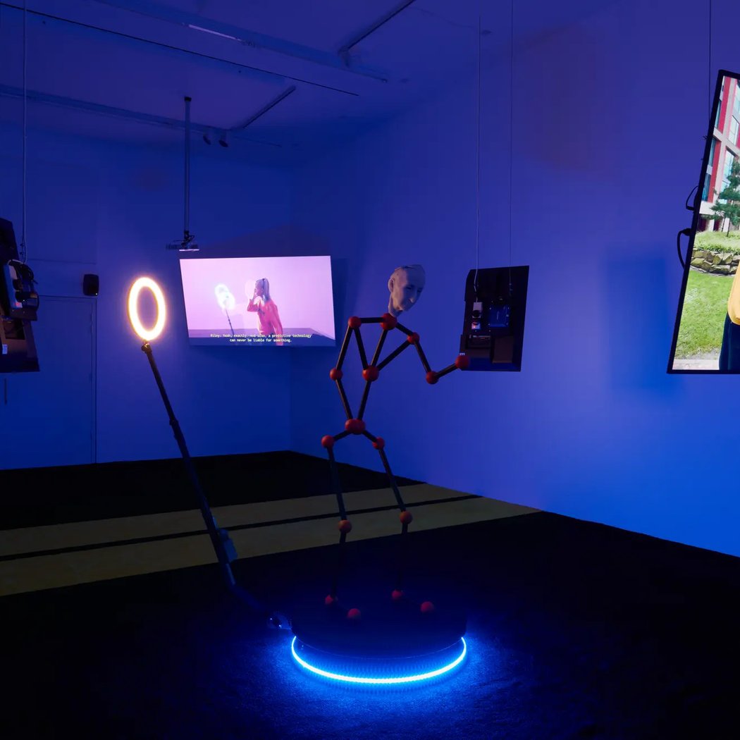 Nina Davies: Image Syncers 1