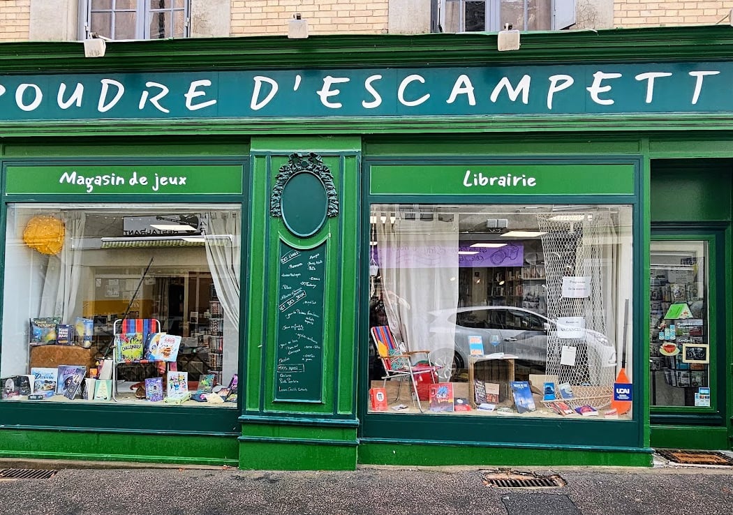 La Poudre d'Escampette Librairie - Jeux - Salon de thé - Bar à Jeux 3