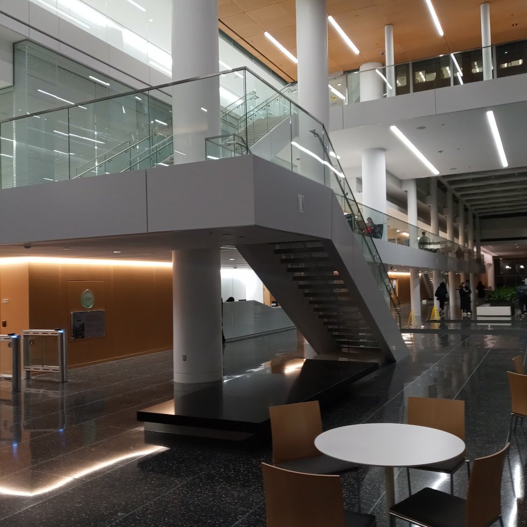 Simpson & Kimberly Querrey Biomedical Center 2