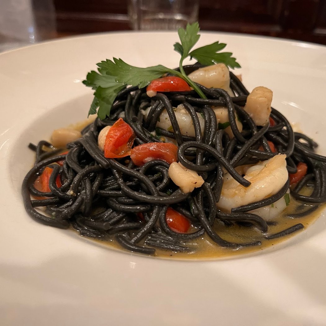 Gianni's Italian Bistro 3