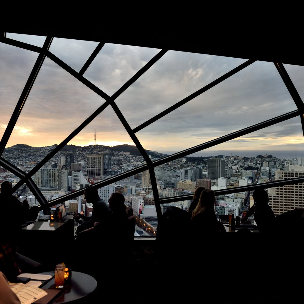 The View Lounge 2