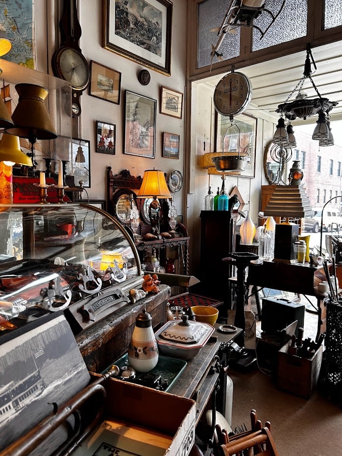 Dickinsons Antiques 1