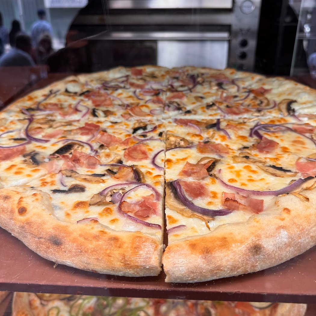 La Piazza 3