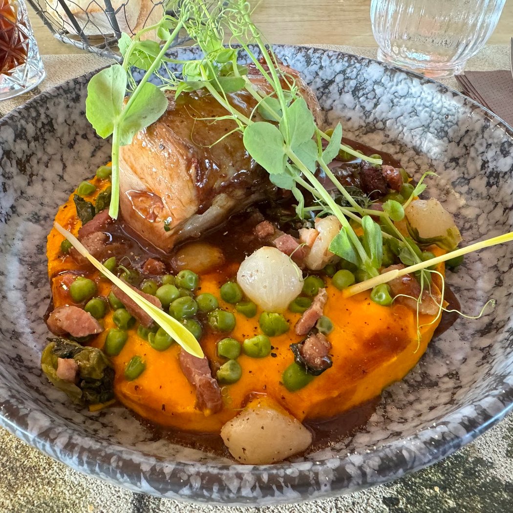 SEAVIEW Restaurant & Lounge 1