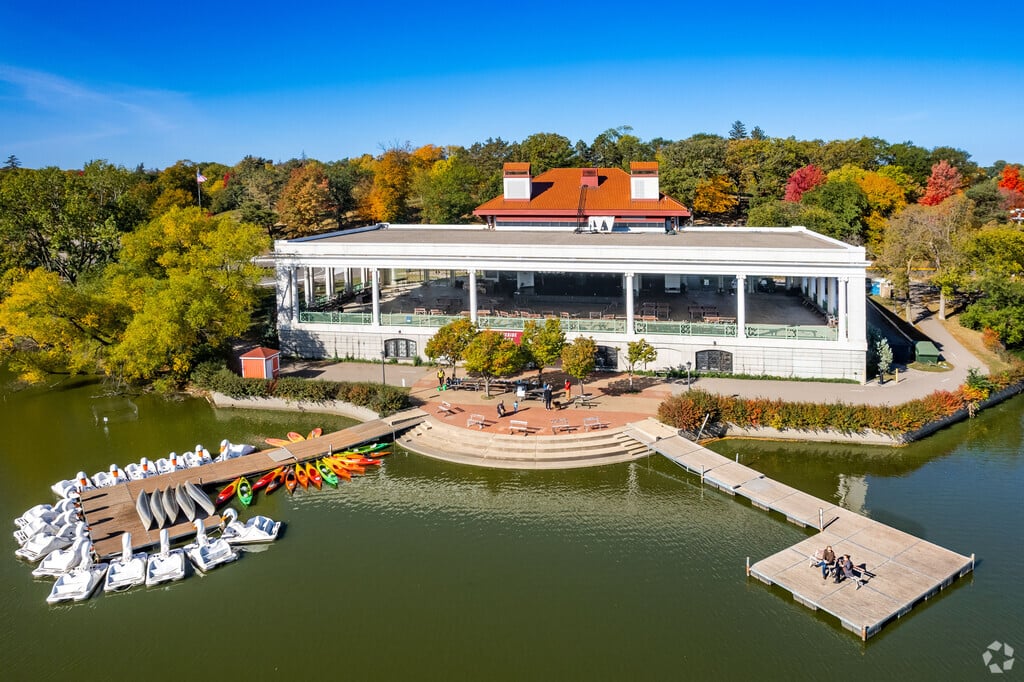 Como Lakeside Pavilion 1