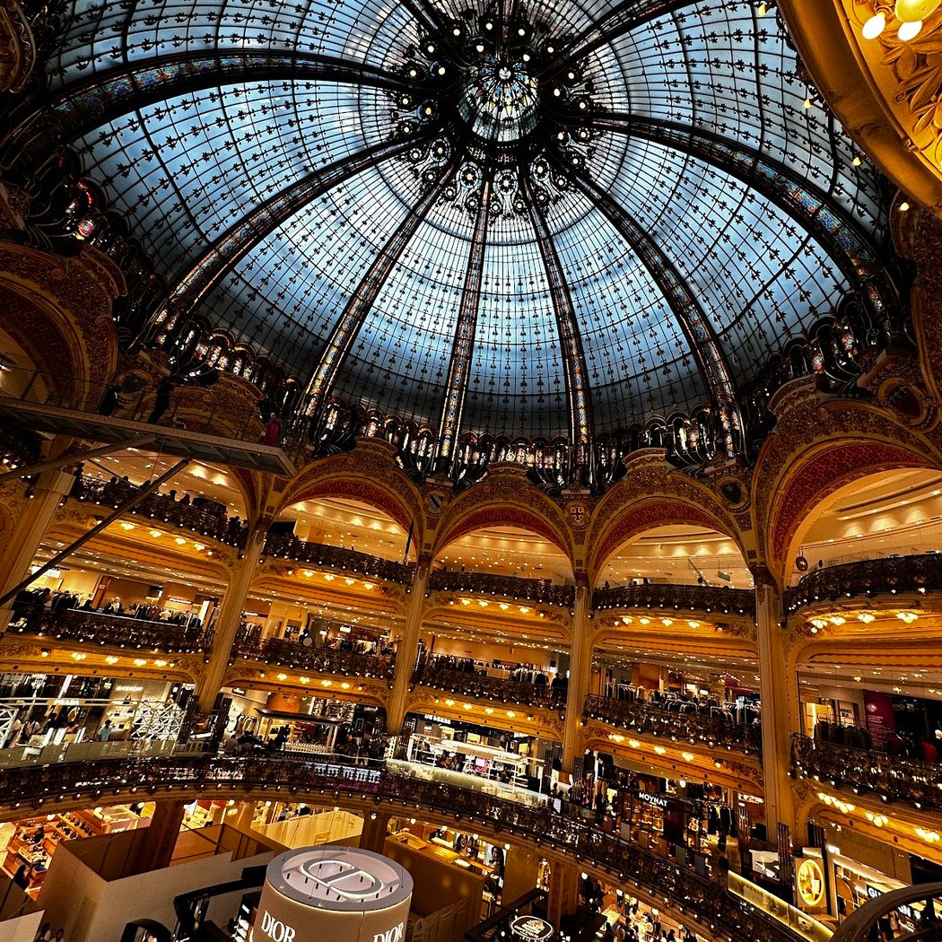 Galeries Lafayette Christmas Decorations 2025 5