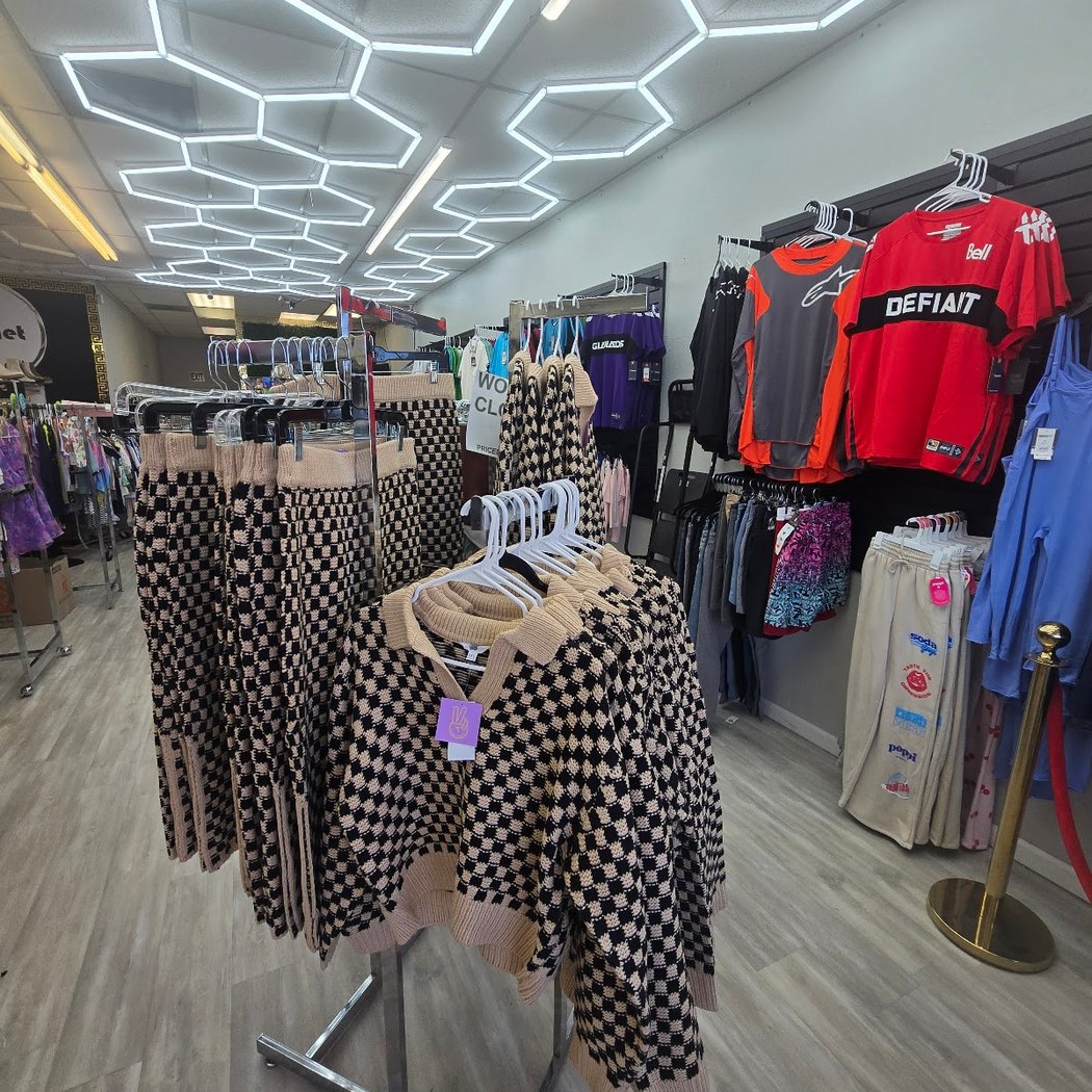 OUTLET STORE 1