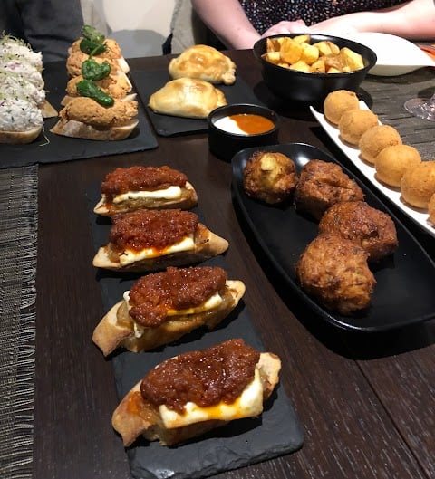 Tapas & Vinos 1