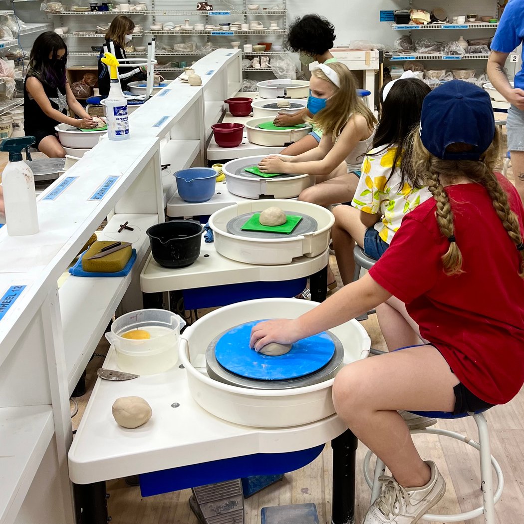 Kids Pottery Wheel – Winter 2026 1
