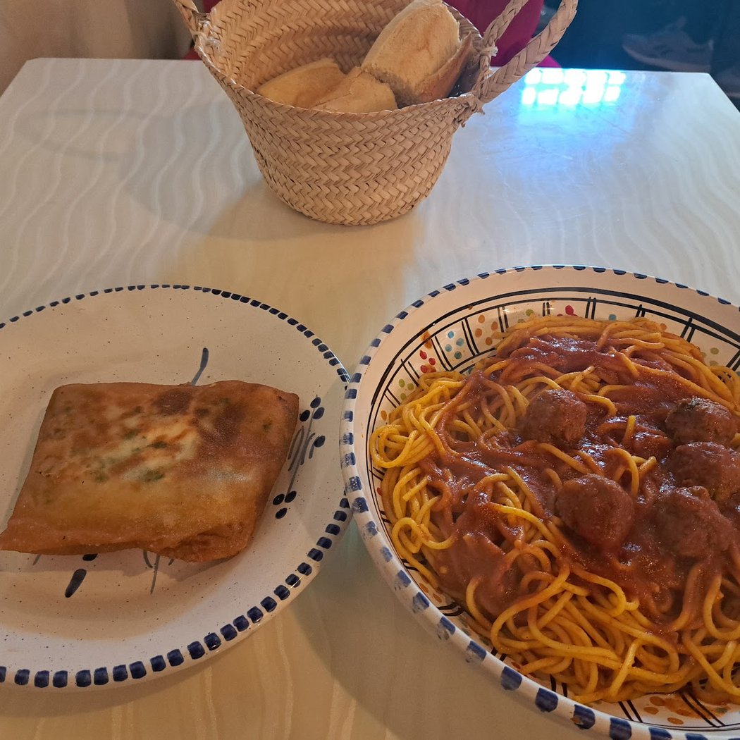 CHEZ TATA 2