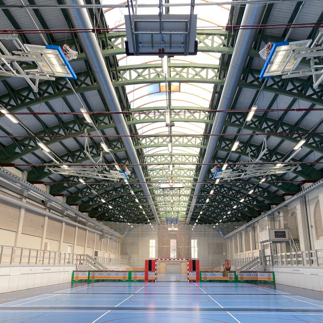 Open Badminton Cardio Courts