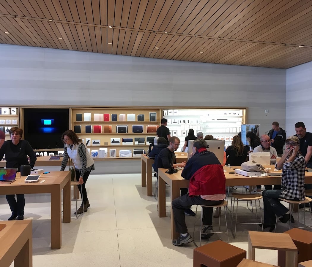 Apple Order Pickup & Genius Bar Support 1