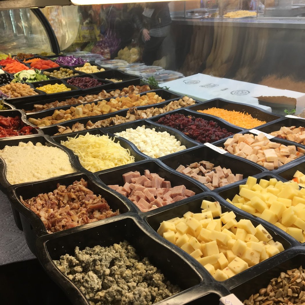 Pruzzo's Supermarket & Deli 3