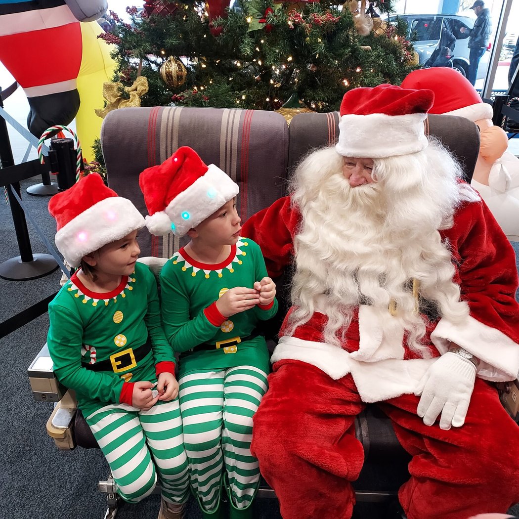 Santa Arrives by Helicopter 3