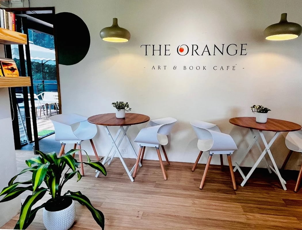 The Orange, Art and Book Cafe 3