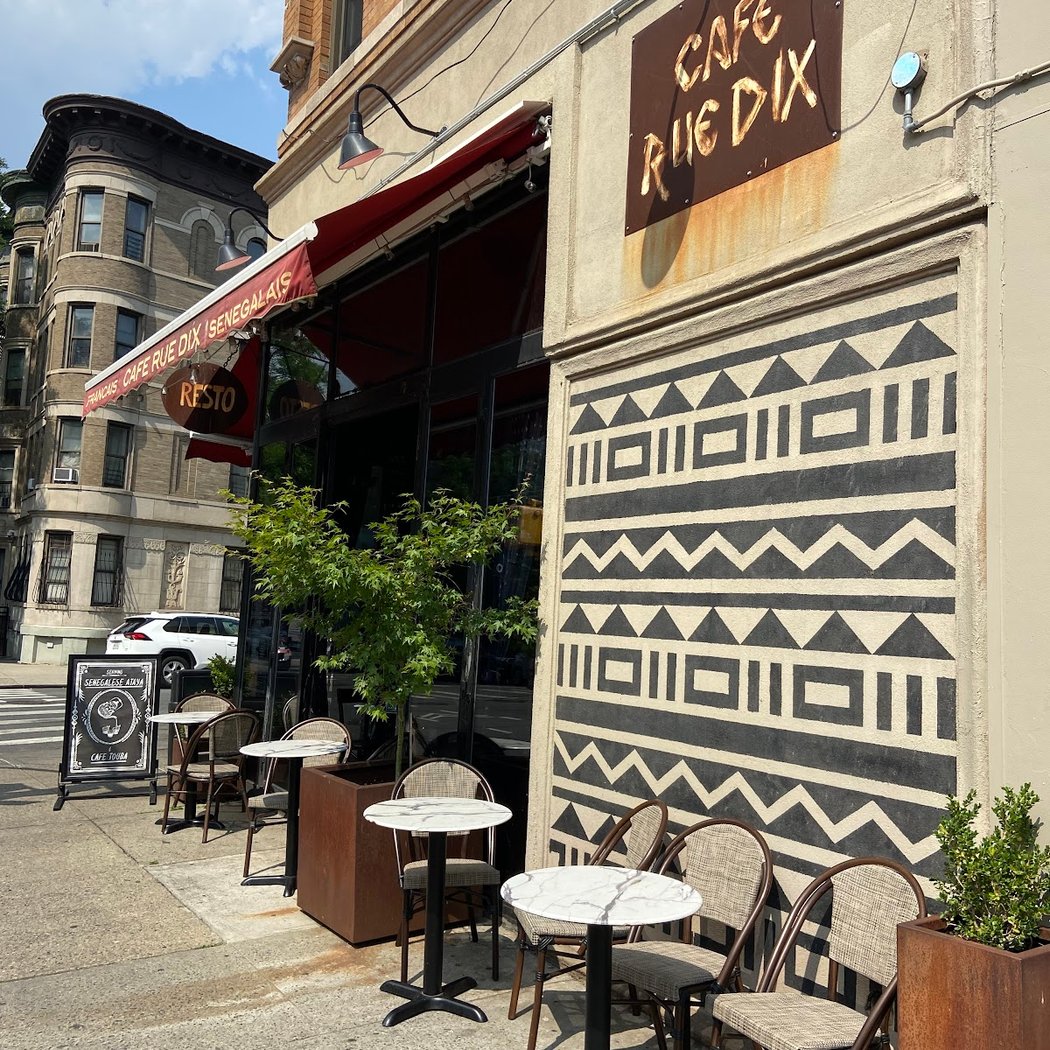 Cafe Rue Dix 5