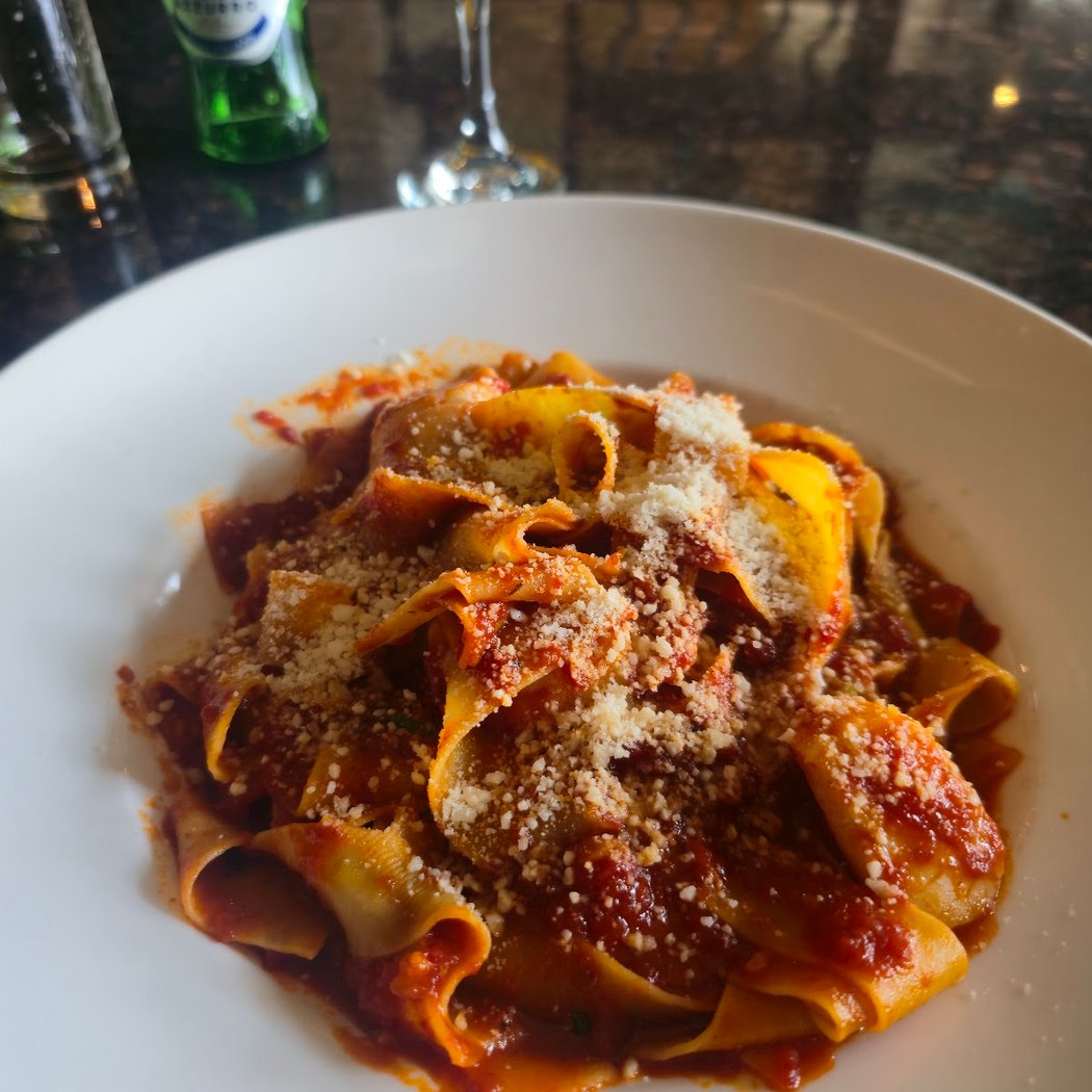 Lorenzo’s Restaurant, Bar & Cabaret 2