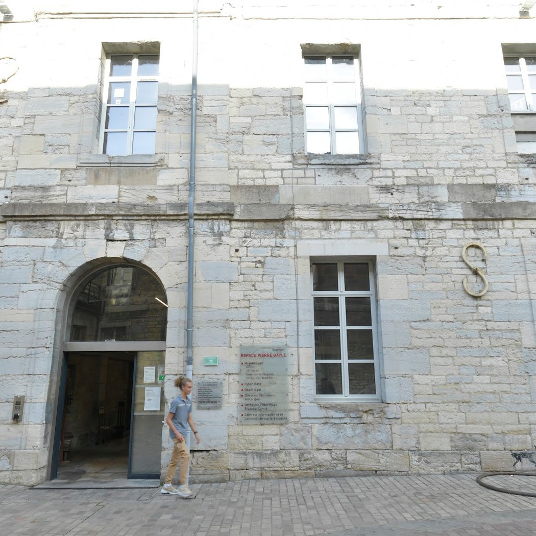 Library Pierre Bayle 2