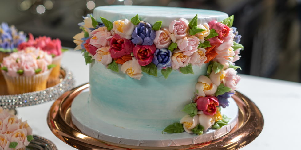 Buttercream Essentials 3: Drop Flower Secrets 1
