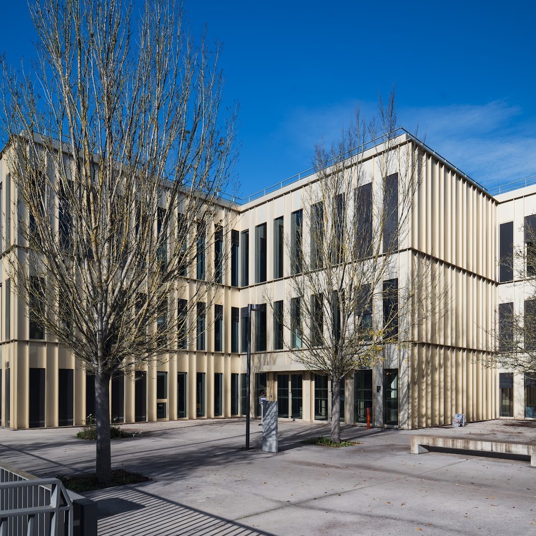 HEC Paris Business School 3
