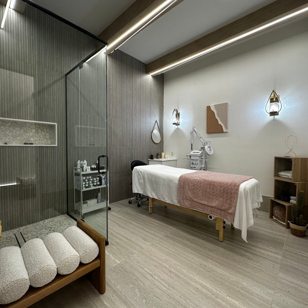 Mauve Spa 1