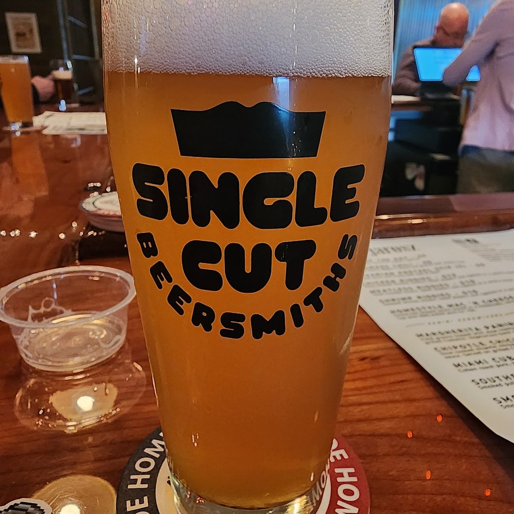The SingleCut Barn and Lodge Tap Room 3